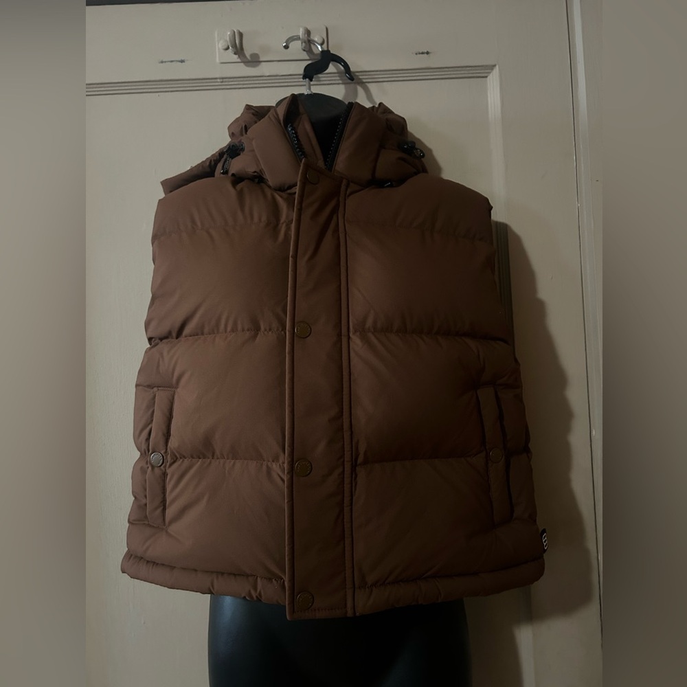 Aritizia Super Puff Vest Nwt